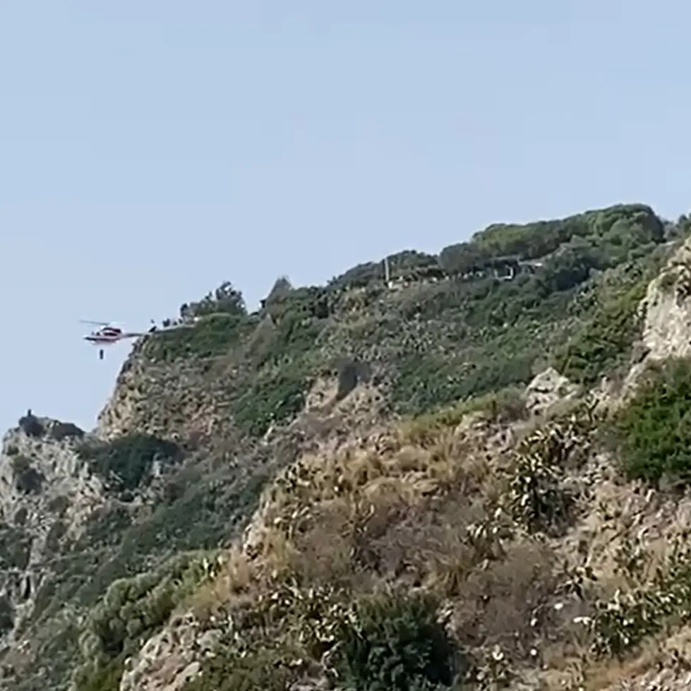 Capo Vaticano, due turisti salvati dai Vigili del Fuoco con l’elisoccorso: volevano raggiungere il belvedere\n