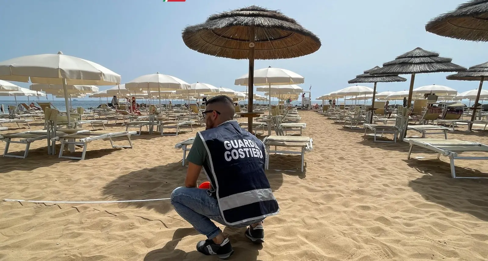 Isola Capo Rizzuto, rimossi 198 ombrelloni abusivi\n