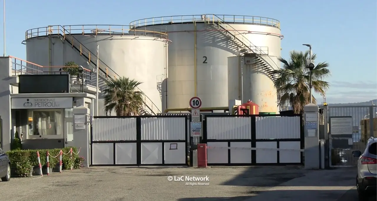 Vibo Marina, il sindaco Romeo al tavolo sui depositi petroliferi: «No a proroghe, avanti con il trasferimento»\n