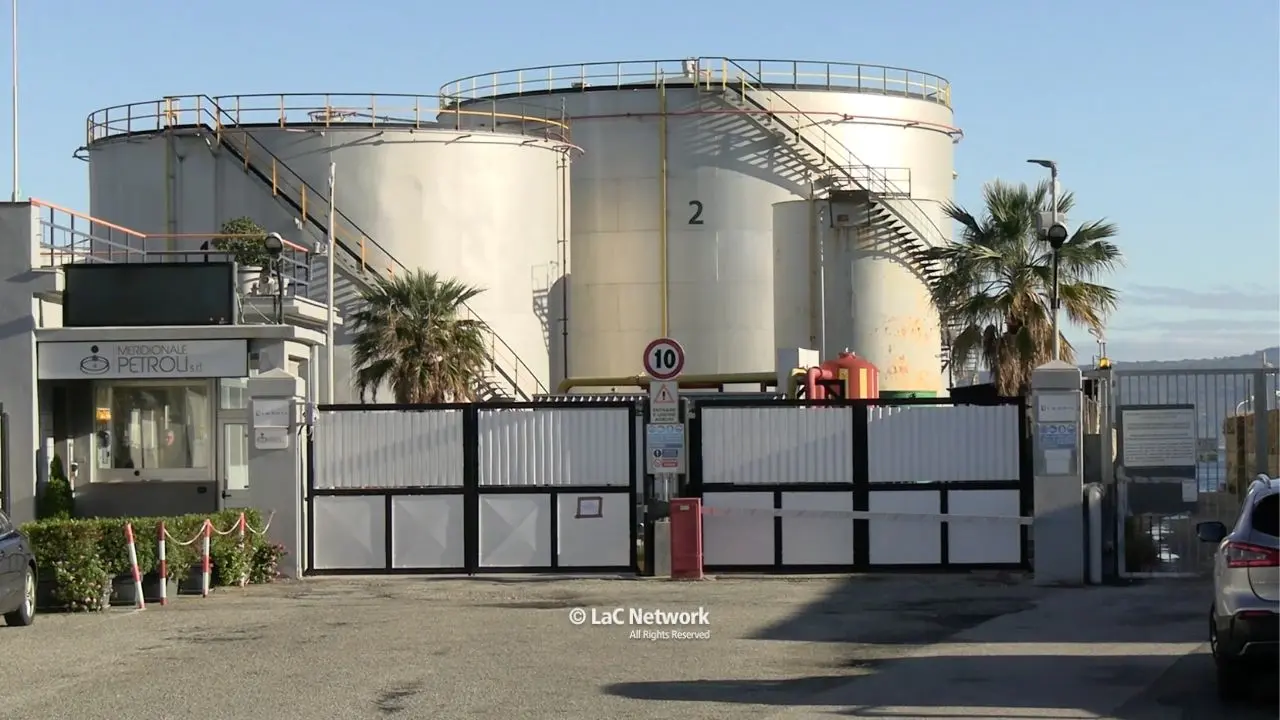Vibo Marina, il sindaco Romeo al tavolo sui depositi petroliferi: «No a proroghe, avanti con il trasferimento»\n