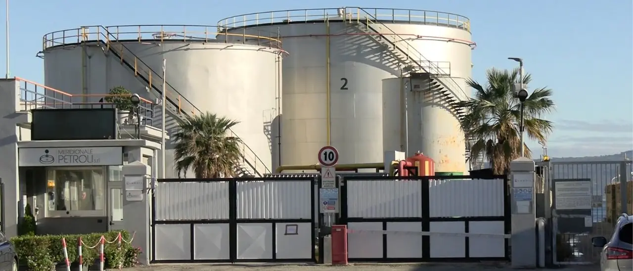 Vibo Marina, il sindaco Romeo al tavolo sui depositi petroliferi: «No a proroghe, avanti con il trasferimento»\n