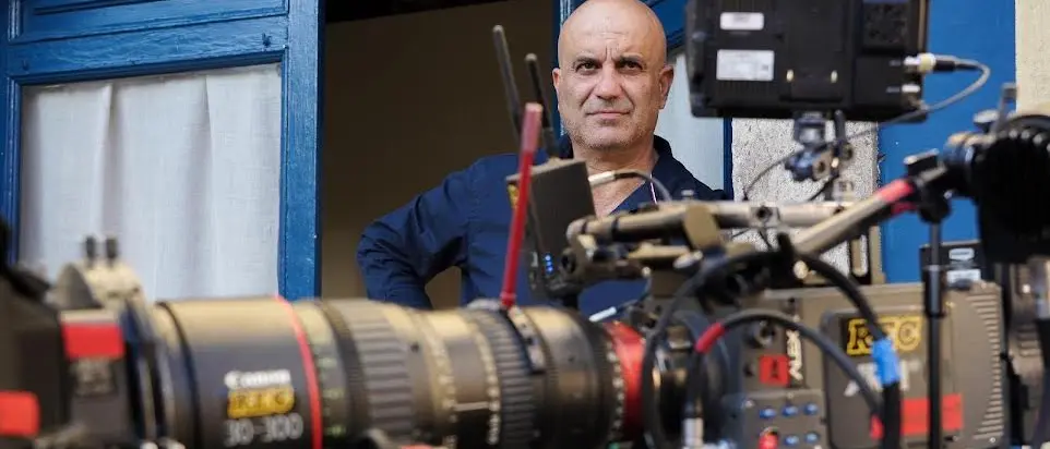 È calabrese uno dei registi della soap di Rai 1 “Il paradiso delle signore”: «La mia terra? Sempre nel cuore»\n