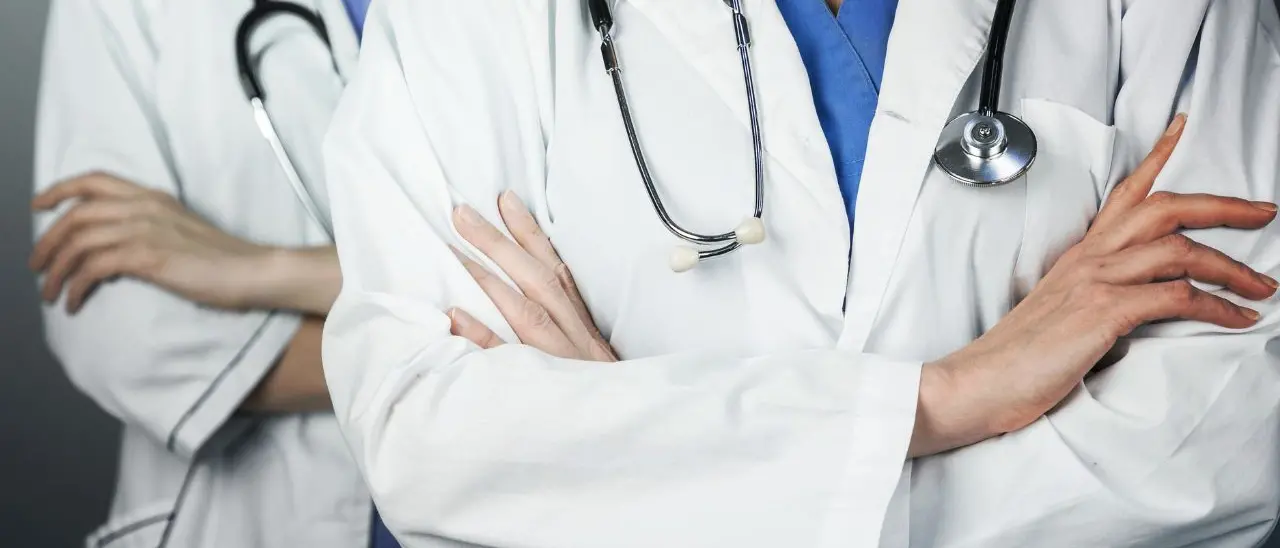 Accesso libero solo sulla carta, tasse occulte e abbandoni: la riforma Bernini delude e il pubblico perde specialisti\n