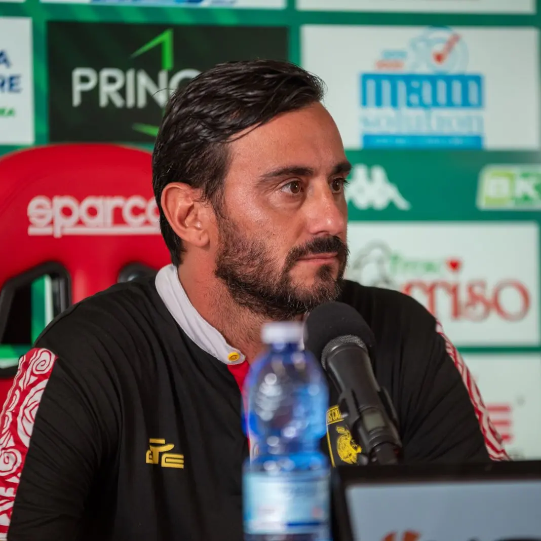 Spezia-Catanzaro, Aquilani alla vigilia: «Serve entusiasmo e coraggio, ma anche più qualità nei duelli»\n