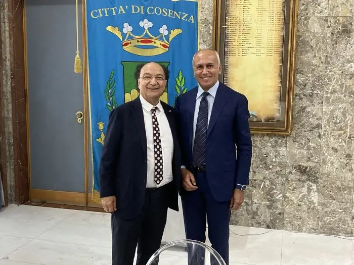 Cosenza Salernitana, la società rossoblù apre le porte del Marulla alle istituzioni locali