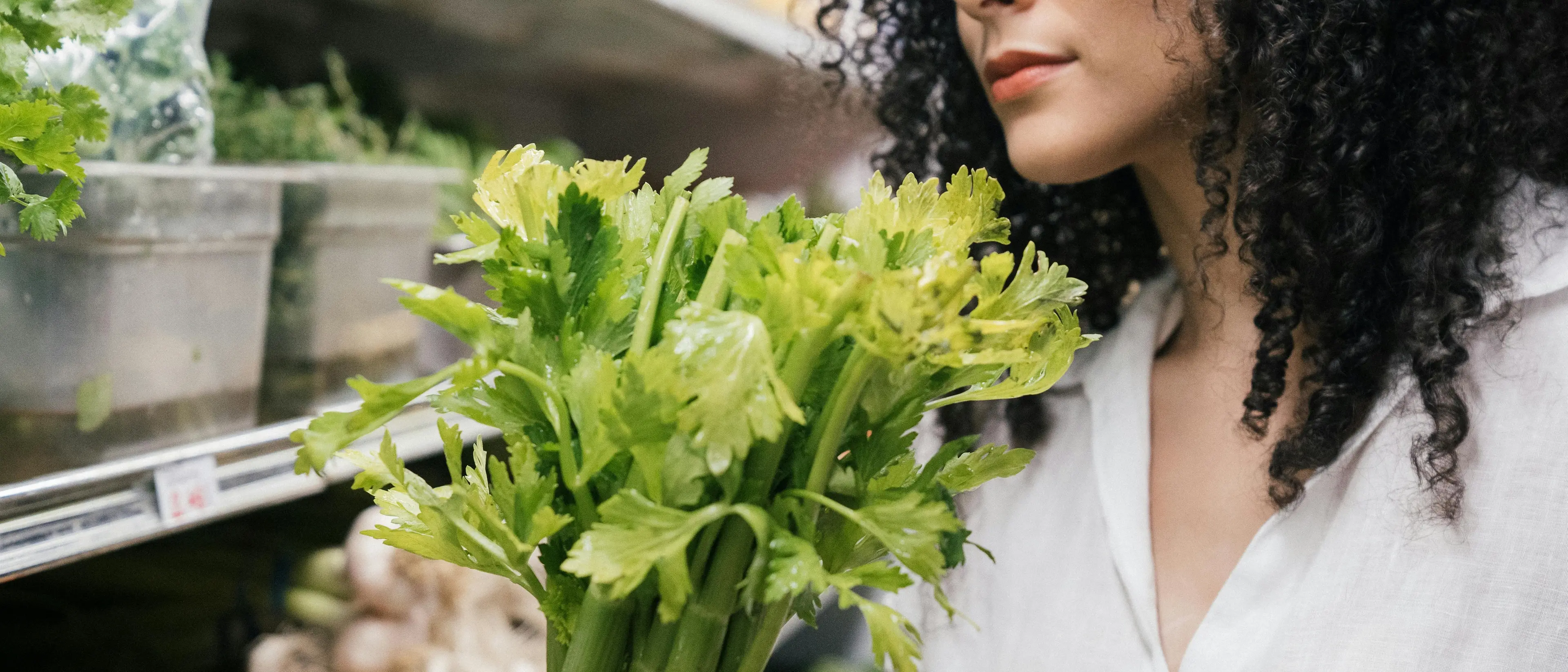 Pil in lieve flessione e spesa familiare in aumento,\u00A0l’Italia paga il caro prezzi: costerà 700 euro in più all’anno\n