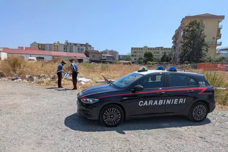 Crotone, scoperta e sequestrata discarica abusiva di 380 mq\n