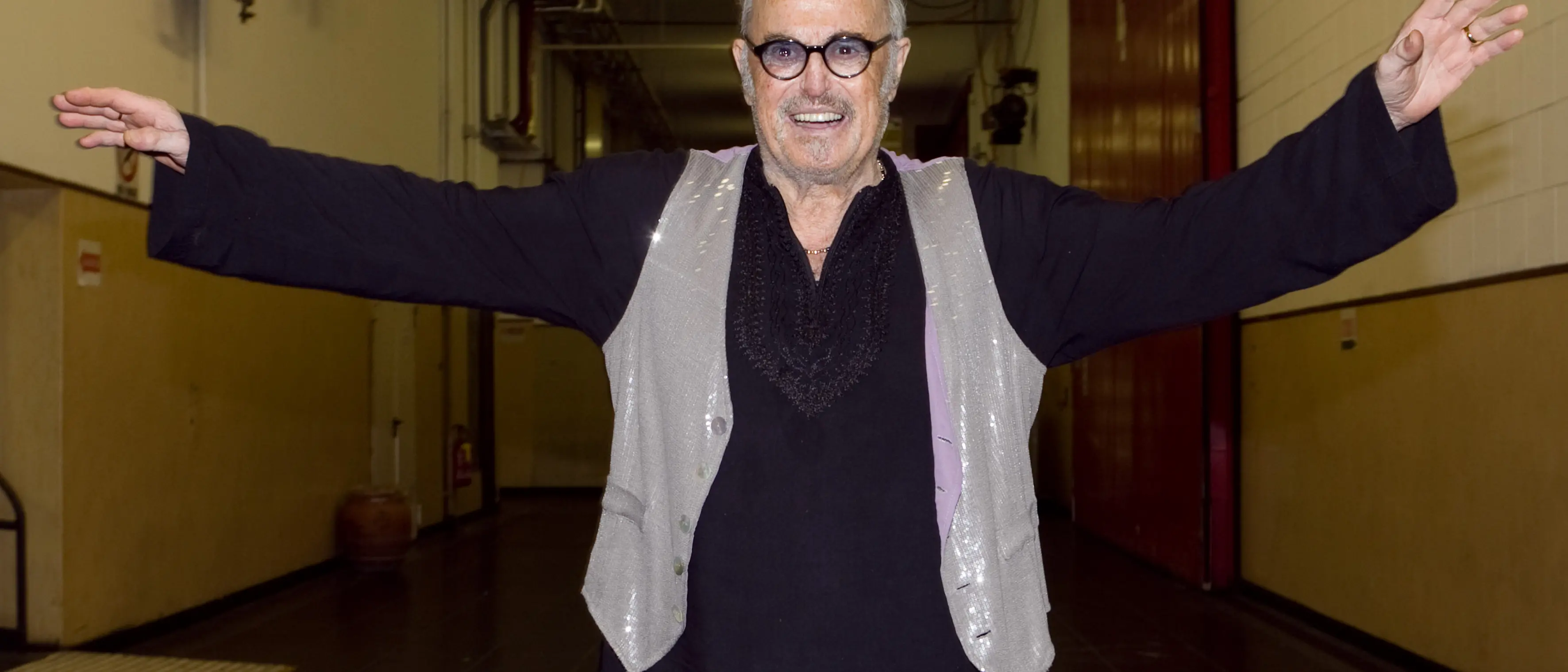 “L’estate assomiglia a un gioco, è stupenda ma dura poco”: uno spaghetto aglio e olio\u00A0con Franco Califano nel 1982 a Cetraro\n