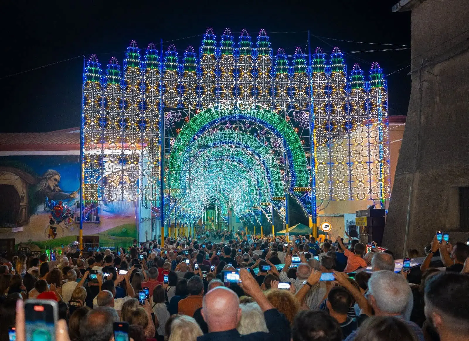 “LuceFest” accende di colori San Pietro Magisano: al via il festival dedicato alla street art in aree dimenticate\n