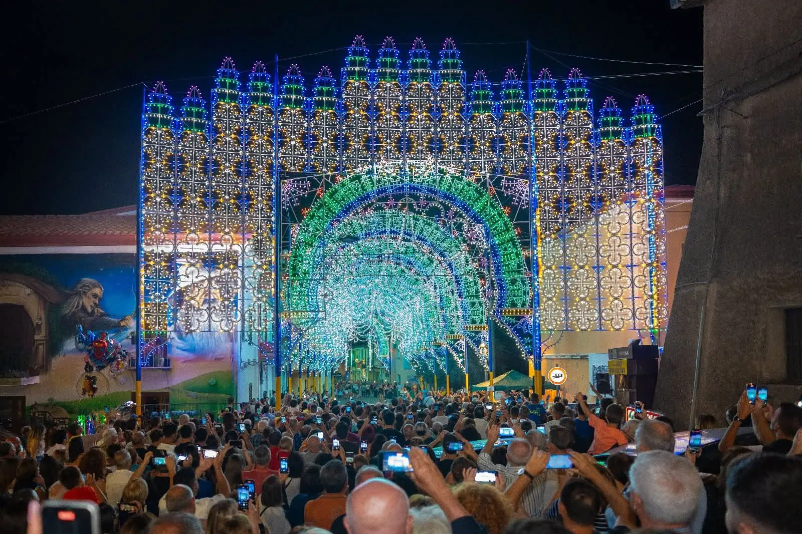 “LuceFest” accende di colori San Pietro Magisano: al via il festival dedicato alla street art in aree dimenticate\n