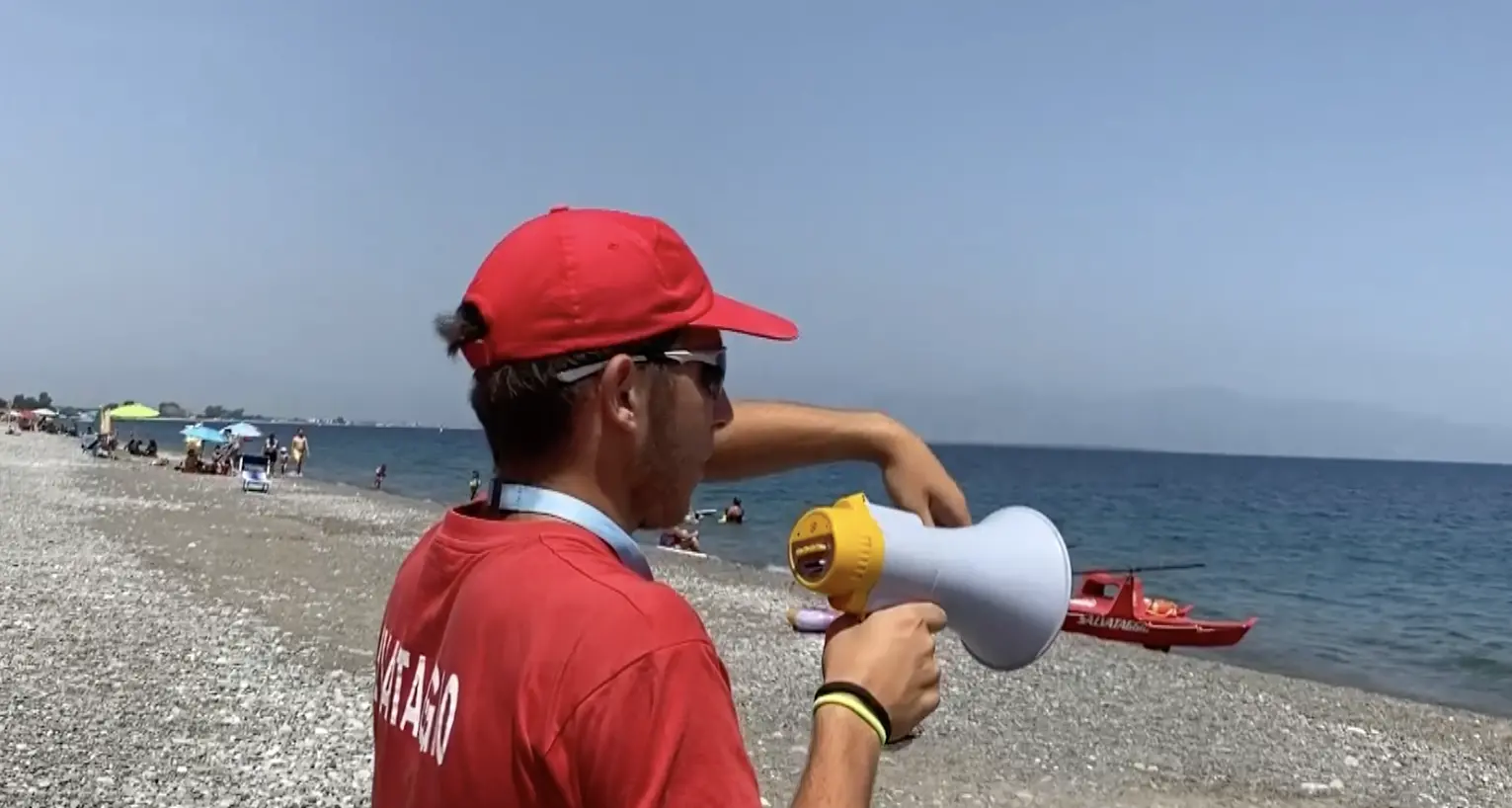 Stagioni brevi, stipendi bassi e norme che cambiano: bagnini in via di estinzione, in Calabria rischiano di sparire\u00A0\n