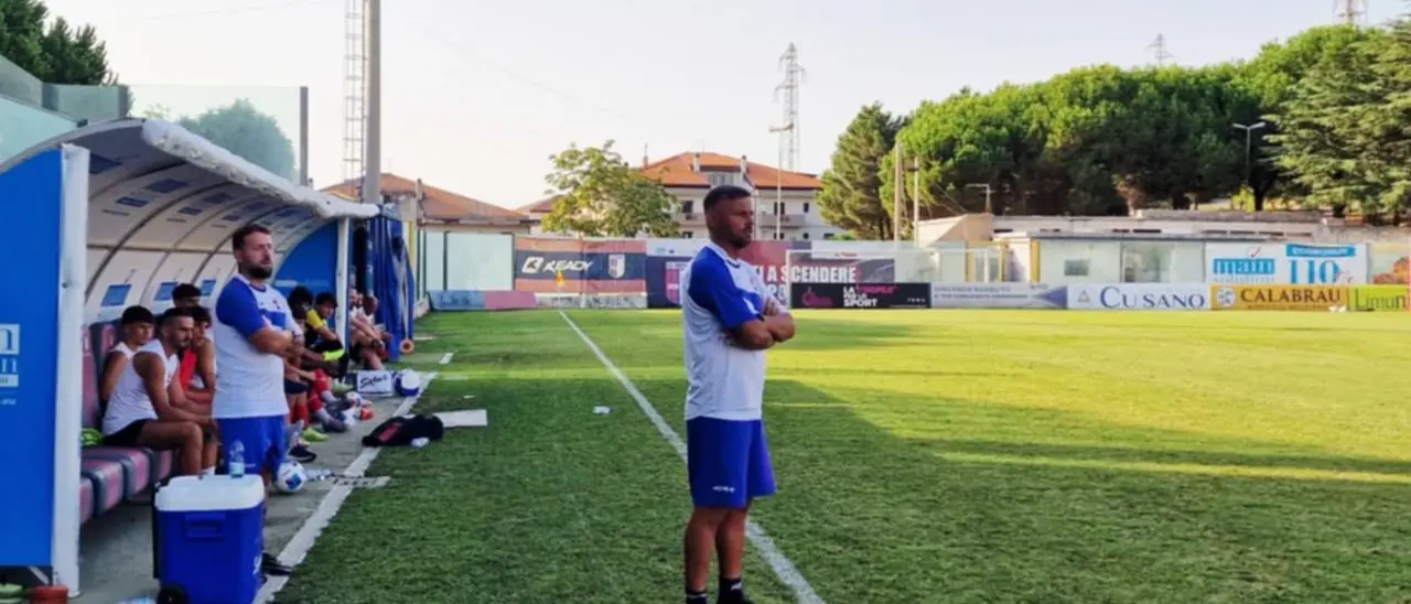 Serie D, la Vibonese pronta all'esordio stagionale. Esposito: «I ragazzi hanno lavorato bene. Sono fiducioso»\n