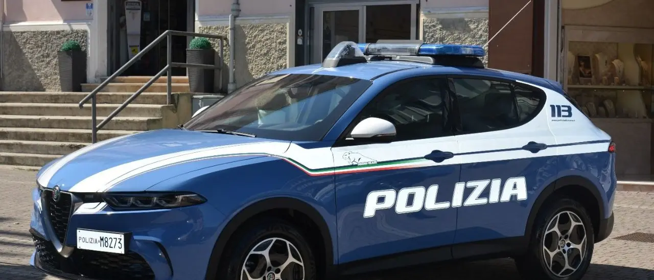 Persecuzioni e minacce all’ex compagno e ai suoi familiari, braccialetto elettronico per una donna di Crotone