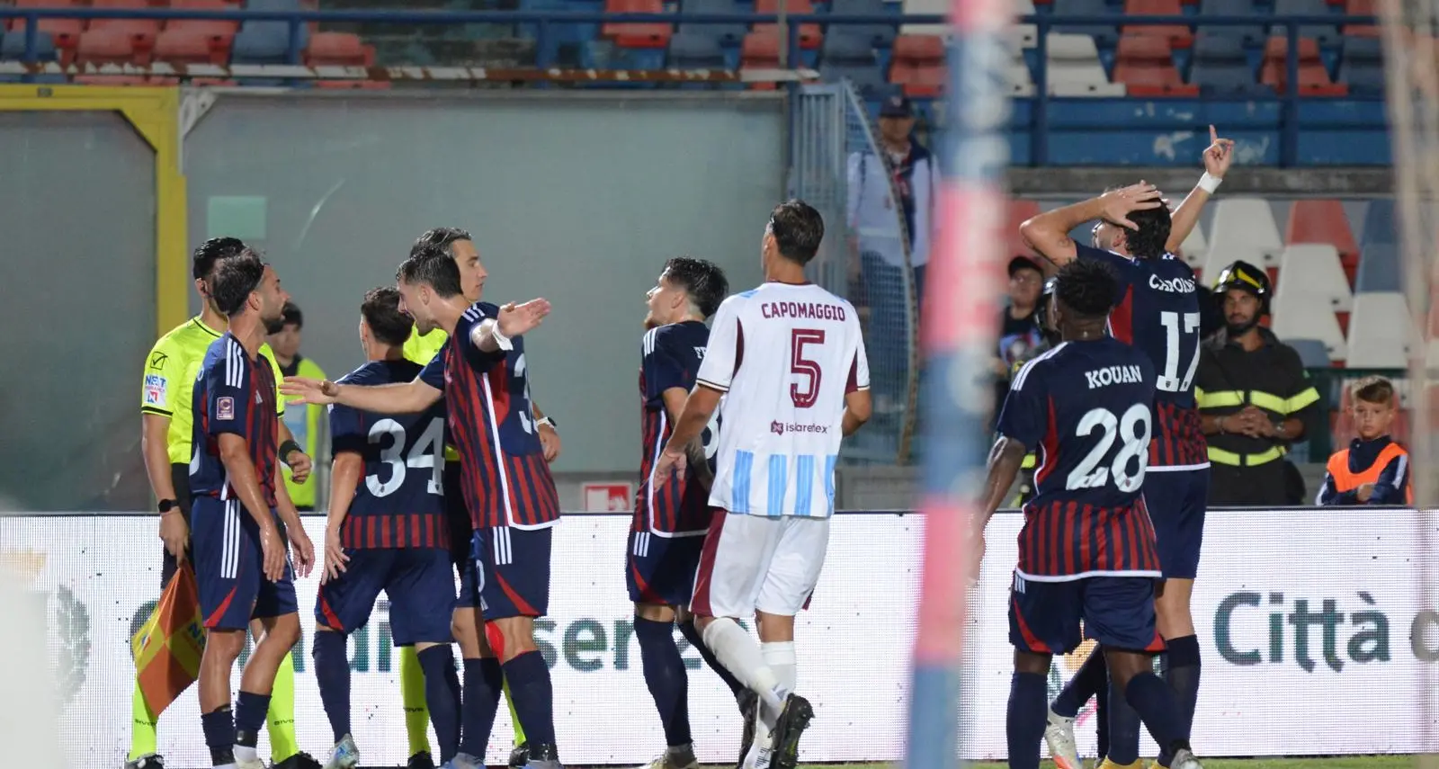 Cosenza-Salernitana,\u00A0rimonta granata al “Marulla”: il goal vittoria è di Inglese, termina 1-2\n