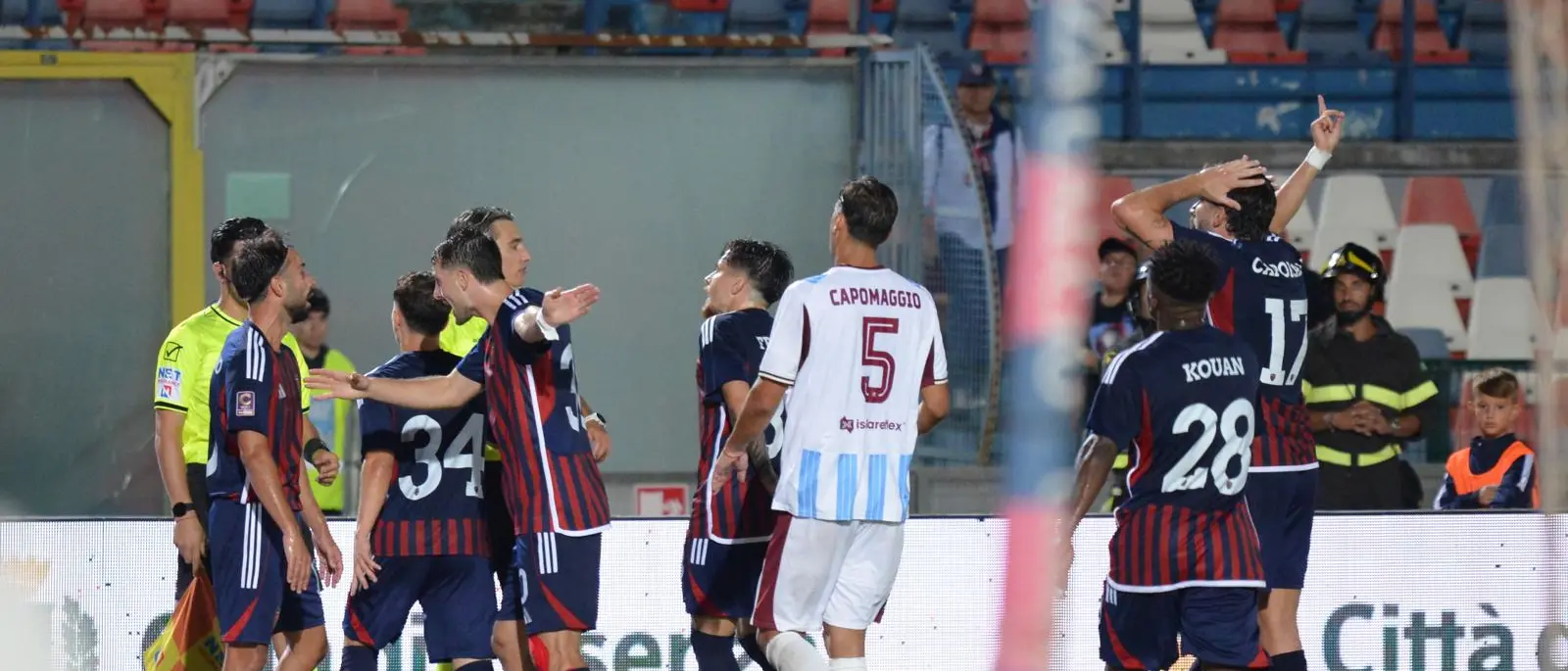 Cosenza-Salernitana,\u00A0rimonta granata al “Marulla”: il goal vittoria è di Inglese, termina 1-2\n