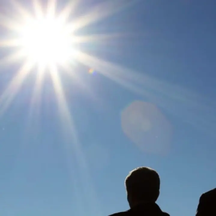 Ancora qualche pioggia domani in Calabria, da mercoledì torna l’estate (e il caldo): le previsioni\n
