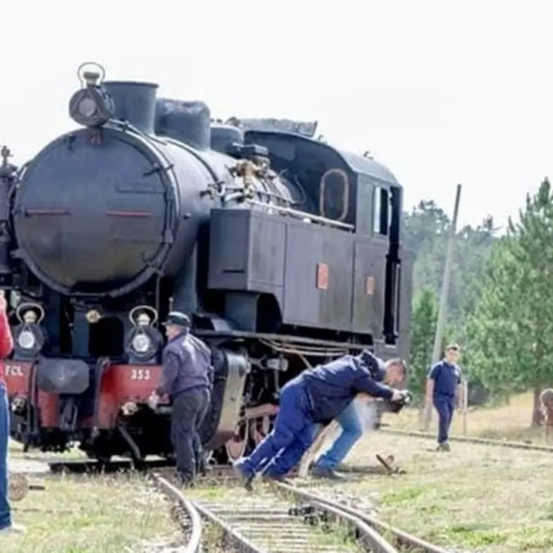 «Il Treno della Sila non deve morire, così si toglie ossigeno al turismo montano»: l’appello di associazioni e cittadini