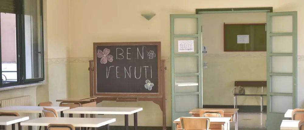 Migliaia di docenti calabresi precari in viaggio verso il Nord, un copione che ogni anno si ripete\n