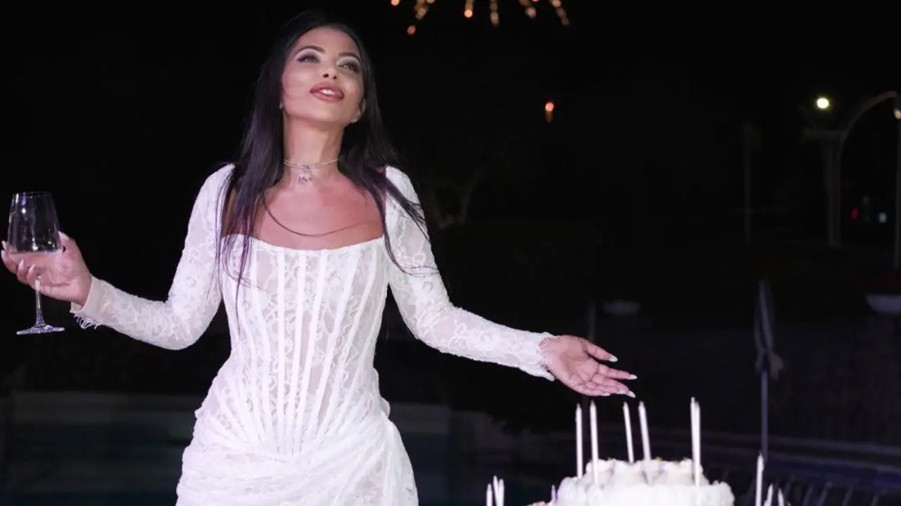 Ortensia Imbrogno, 40 anni di vita e 20 di carriera: una serata tra stile, affetto e vista mozzafiato su Capri\n