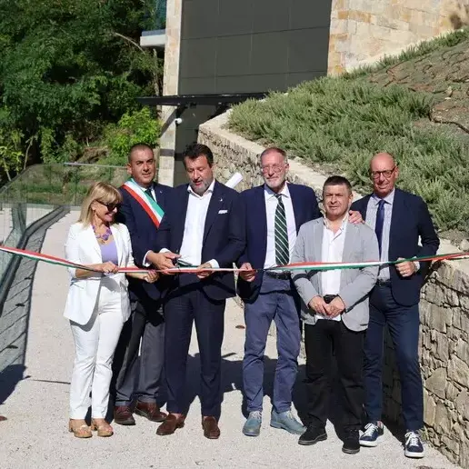 Salvini al Taglio del nastro\u00A0dell’ascensore di Todi: «Spero in una\u00A0cerimonia\u00A0in autunno per\u00A0l’inizio dei lavori Ponte sullo Stretto»\n