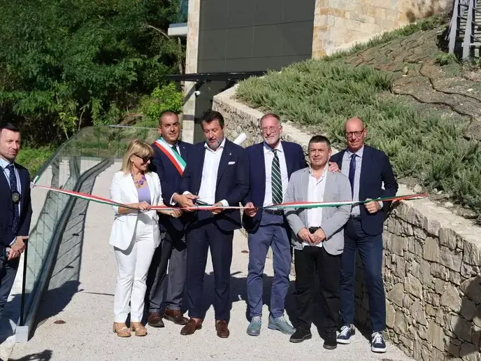 Salvini al Taglio del nastro dell’ascensore di Todi: «Spero in una cerimonia in autunno per l’inizio dei lavori Ponte sullo Stretto»