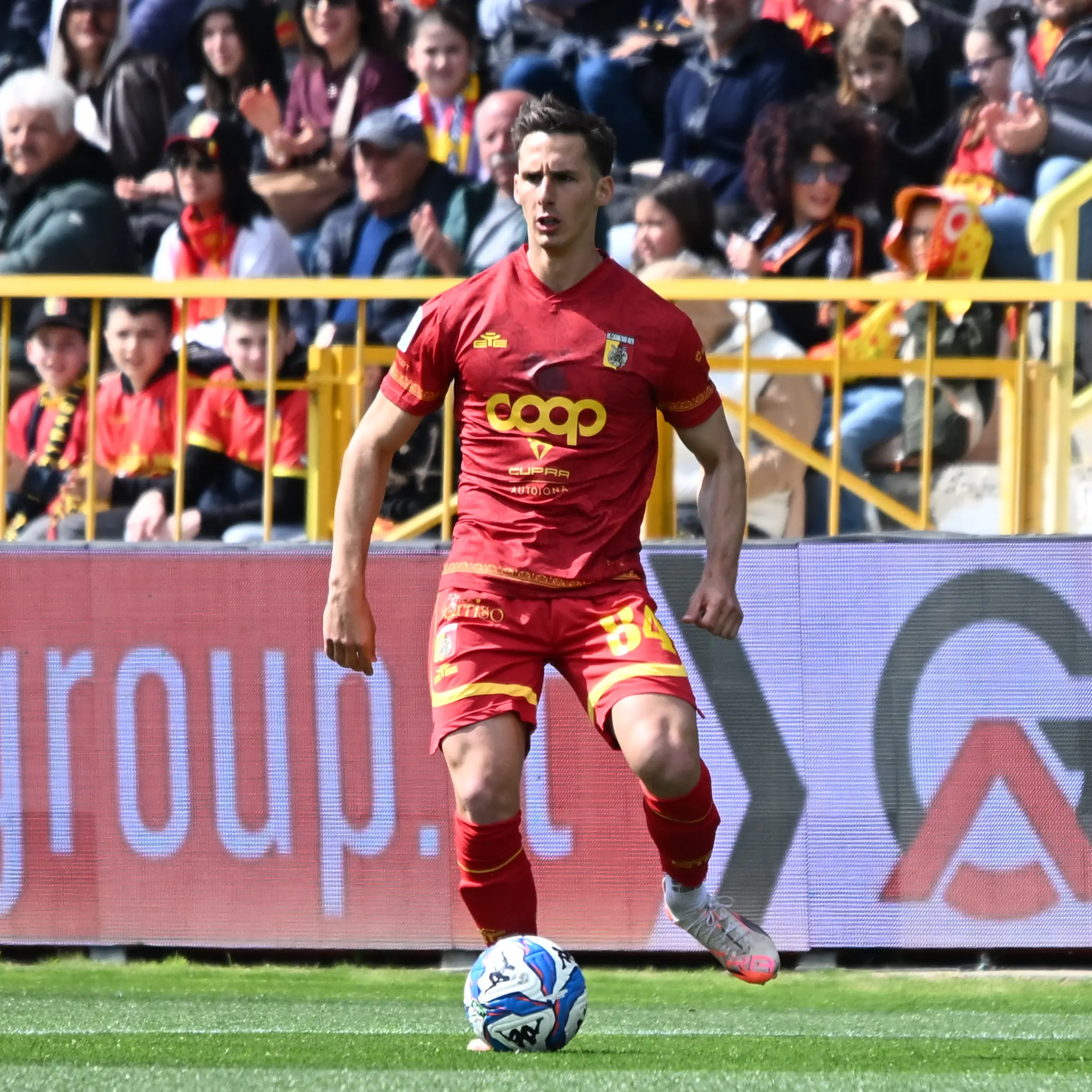 Chiusa la finestra estiva del calciomercato: tre colpi per il Catanzaro. Tumminello saluta il Crotone, il Cosenza prende Langella