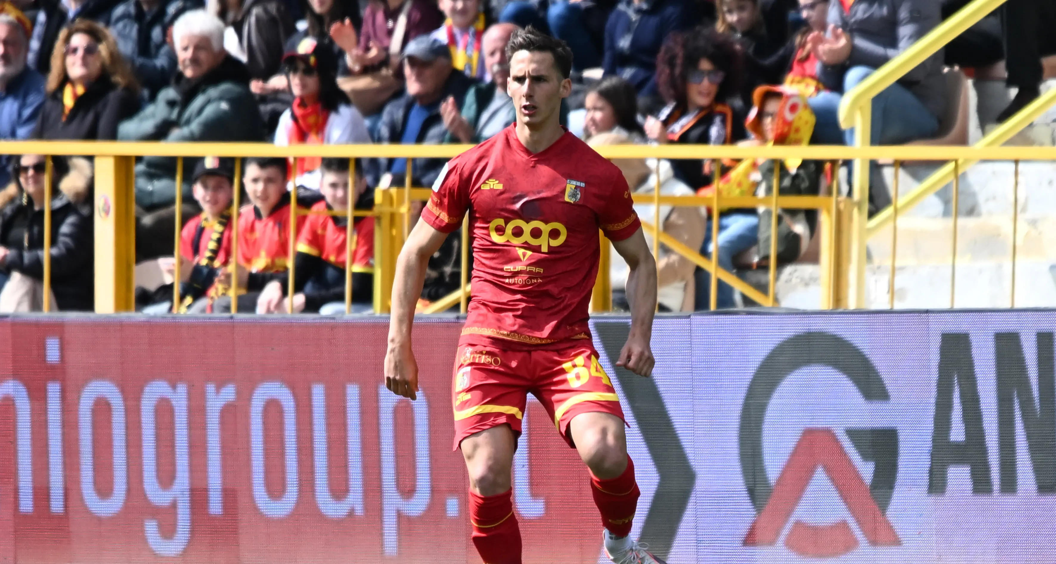 Chiusa la finestra estiva del calciomercato: tre colpi per il Catanzaro. Tumminello saluta il Crotone, il Cosenza prende Langella