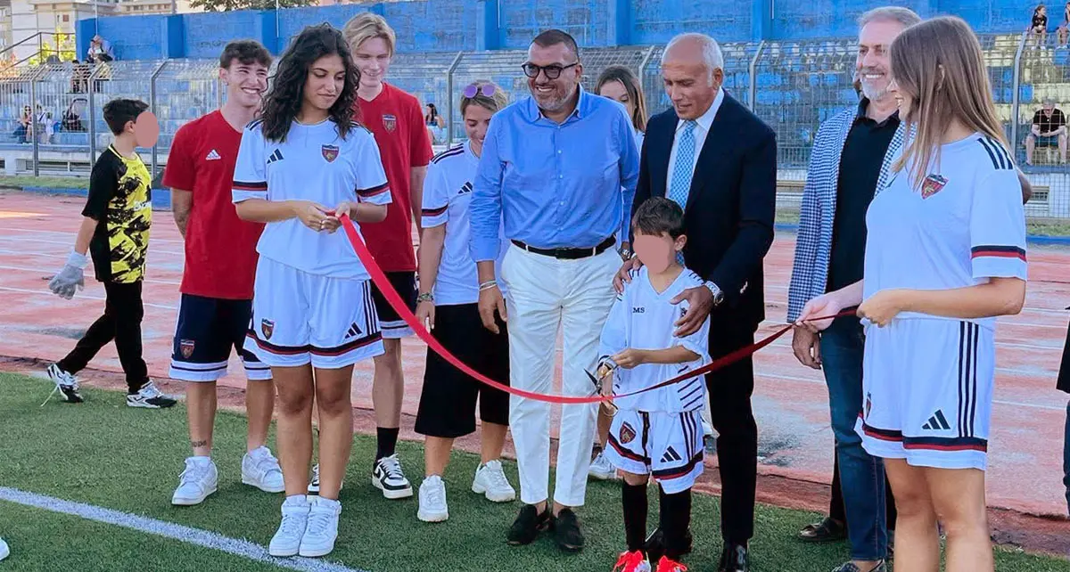 Caruso alla presentazione della scuola calcio del Cosenza Calcio: «Resto distante da Guarascio»\n