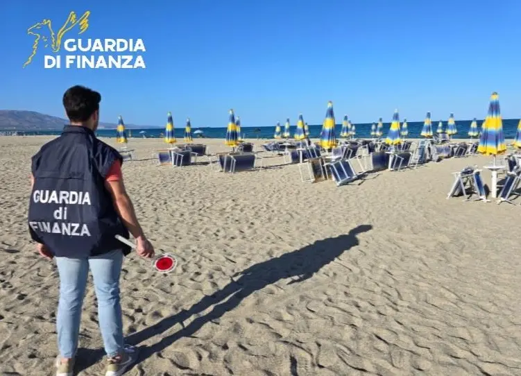 Cariati, sequestrato lido abusivo e attrezzature balneari: denunciate due persone\n