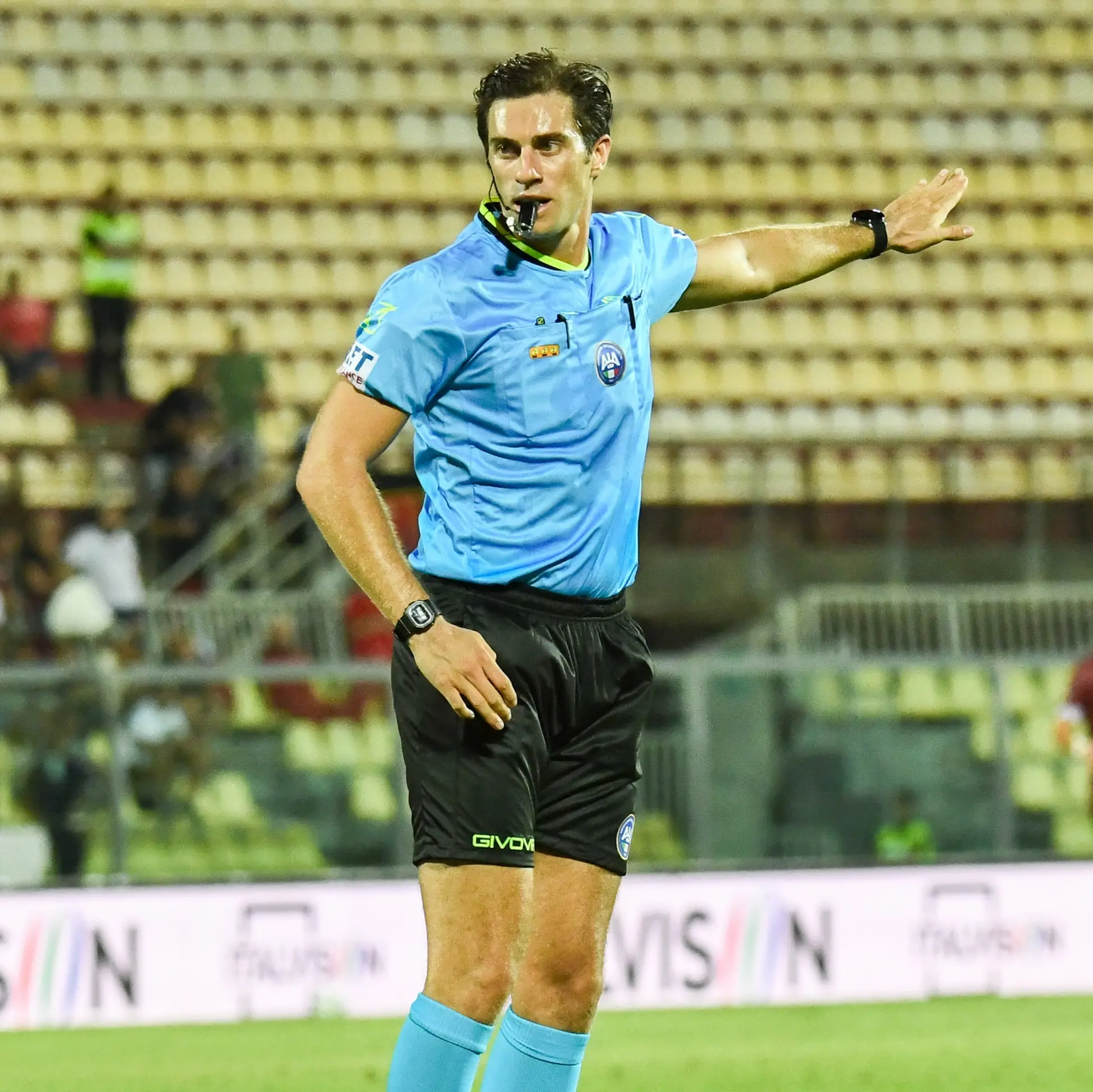 Serie C, verso il derby Crotone-Cosenza: arbitra Gianquinto di Parma\n