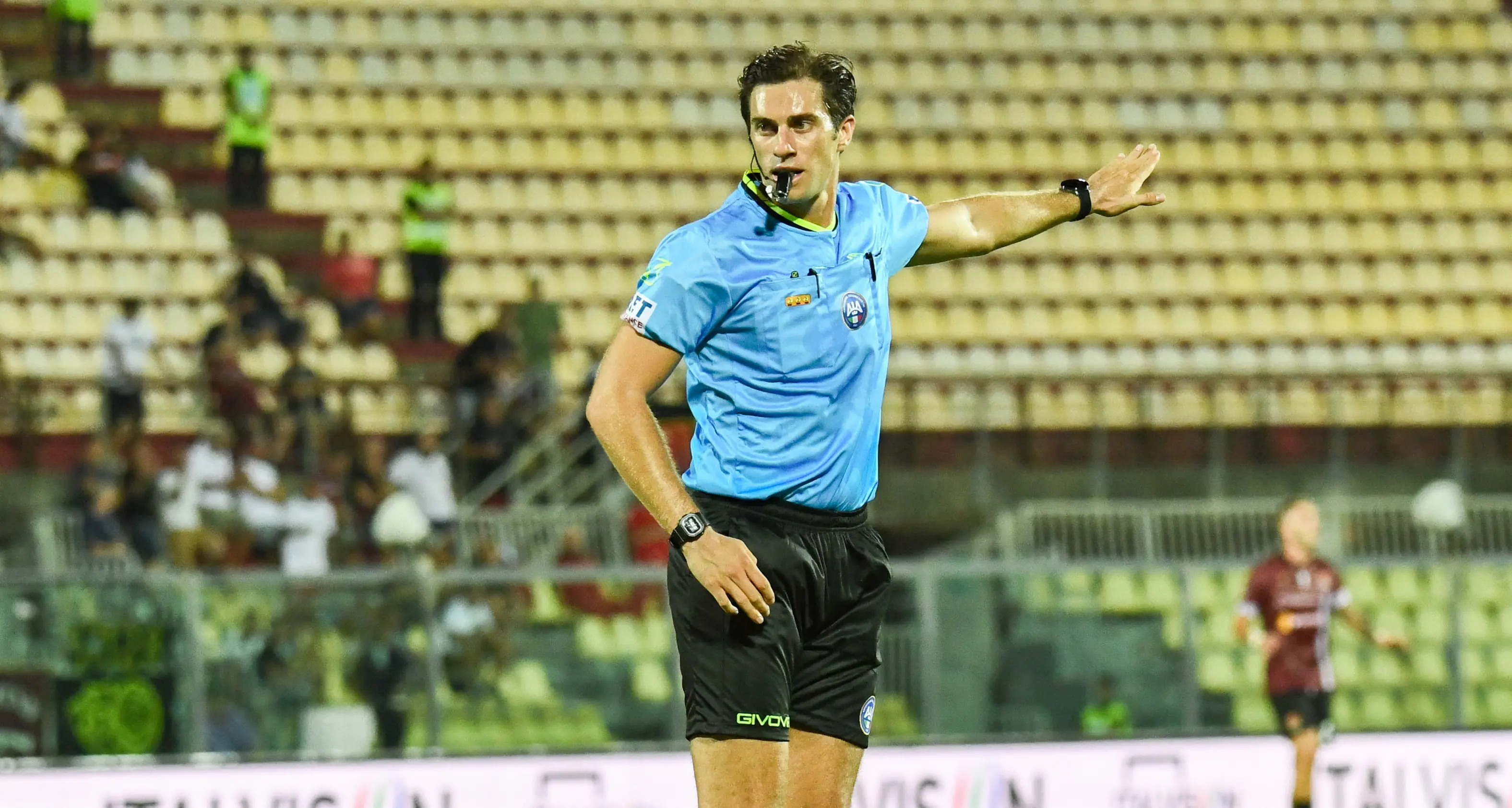 Serie C, verso il derby Crotone-Cosenza: arbitra Gianquinto di Parma\n