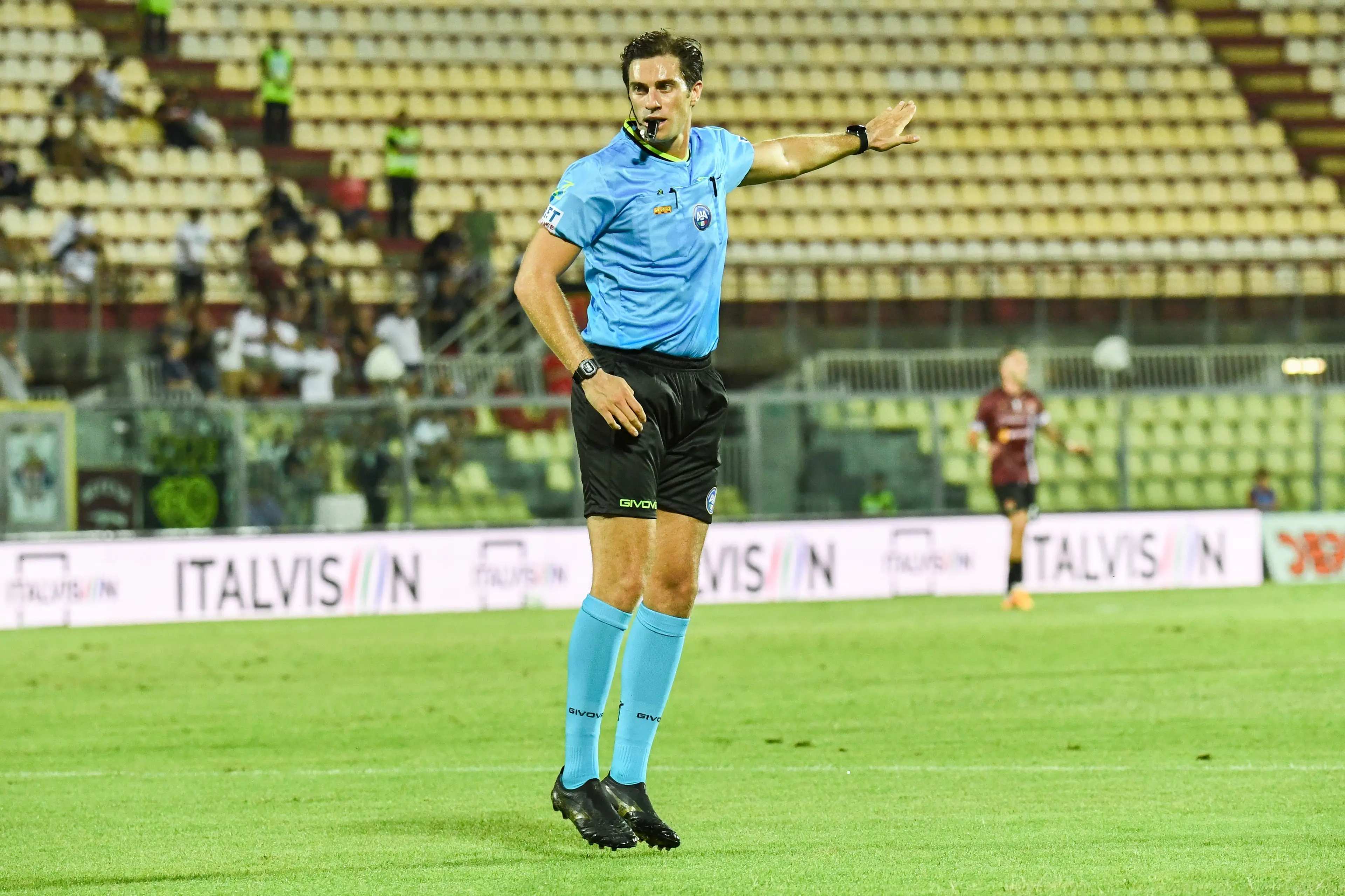 Serie C, verso il derby Crotone-Cosenza: arbitra Gianquinto di Parma\n