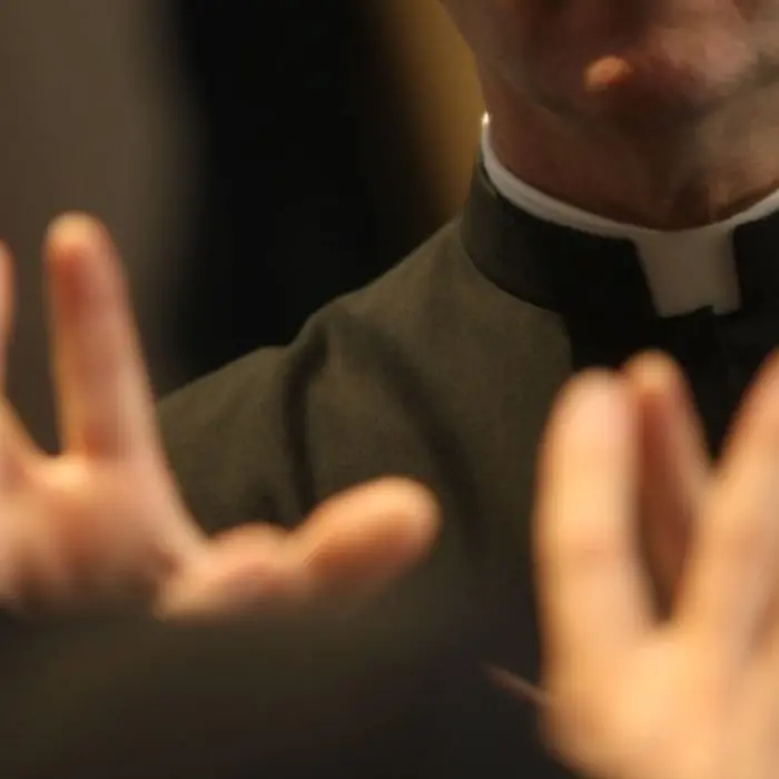 A Bolzano la Diocesi nomina un prete finito nei guai per abusi:\u00A0«Ma non stia solo con bambini»\n