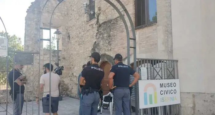 Furto al Museo Civico di Isernia: rubati antichi merletti per un valore di circa 200mila euro