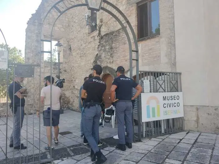 Furto al Museo Civico di Isernia: rubati antichi merletti per un valore di circa 200mila euro