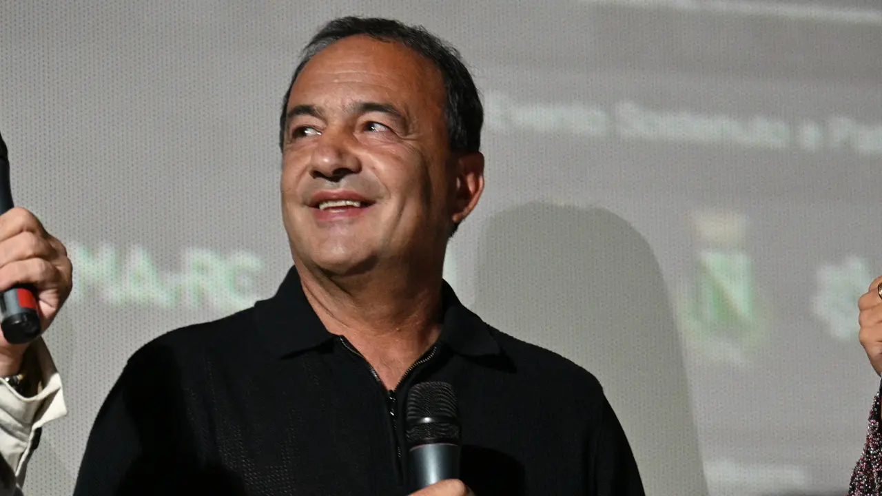 Mimmo Lucano ha deciso: «Mi candido alle Regionali in Calabria con Avs, mi ha convinto la bufera su Di Cesare»