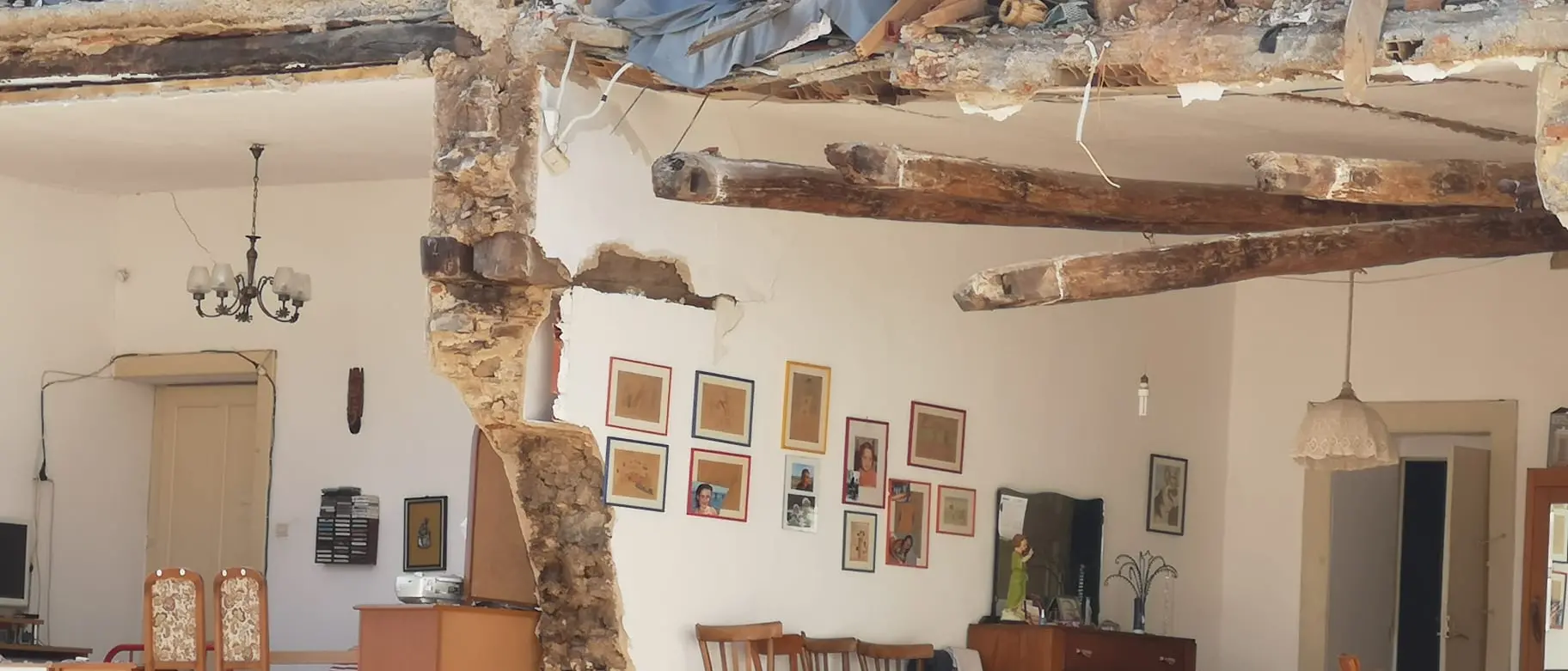 La Procura apre un’inchiesta dopo il crollo della facciata di un palazzo a Lamezia Terme\n