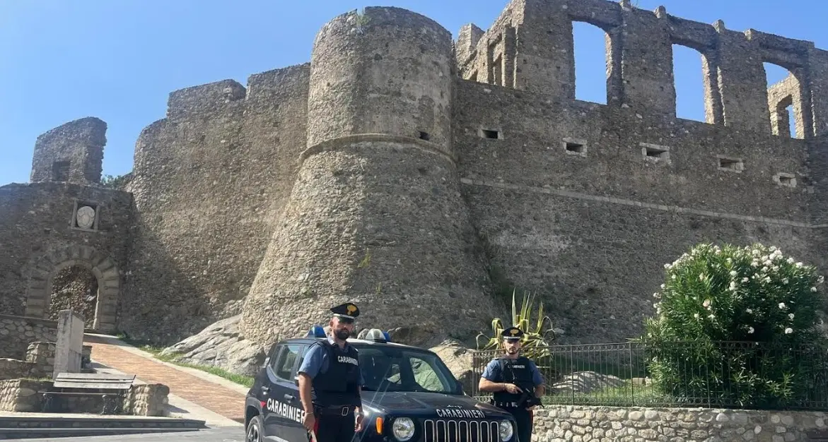 Minacce\u00A0social contro i familiari, nel Catanzarese 55enne\u00A0 finisce ai domiciliari\n