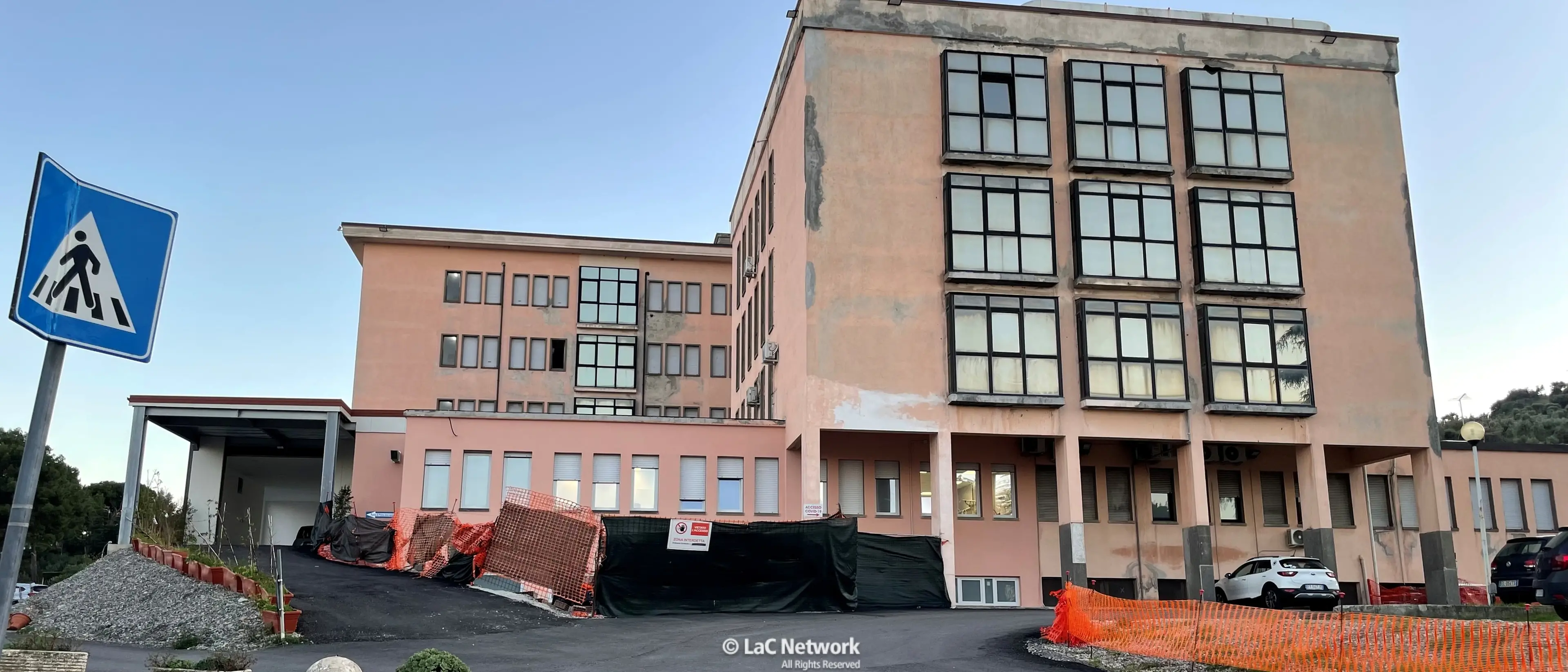 L’ospedale di Cariati pronto (sulla carta) a restituire al territorio il diritto alla salute: «Ma l’attesa continua»\n