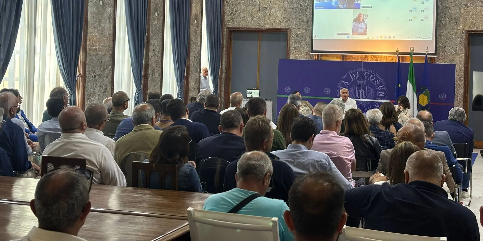 Tis, il Comune di Cosenza ha stabilizzato 31 lavoratori. Caruso: «Il loro contributo è indispensabile»\u00A0\n