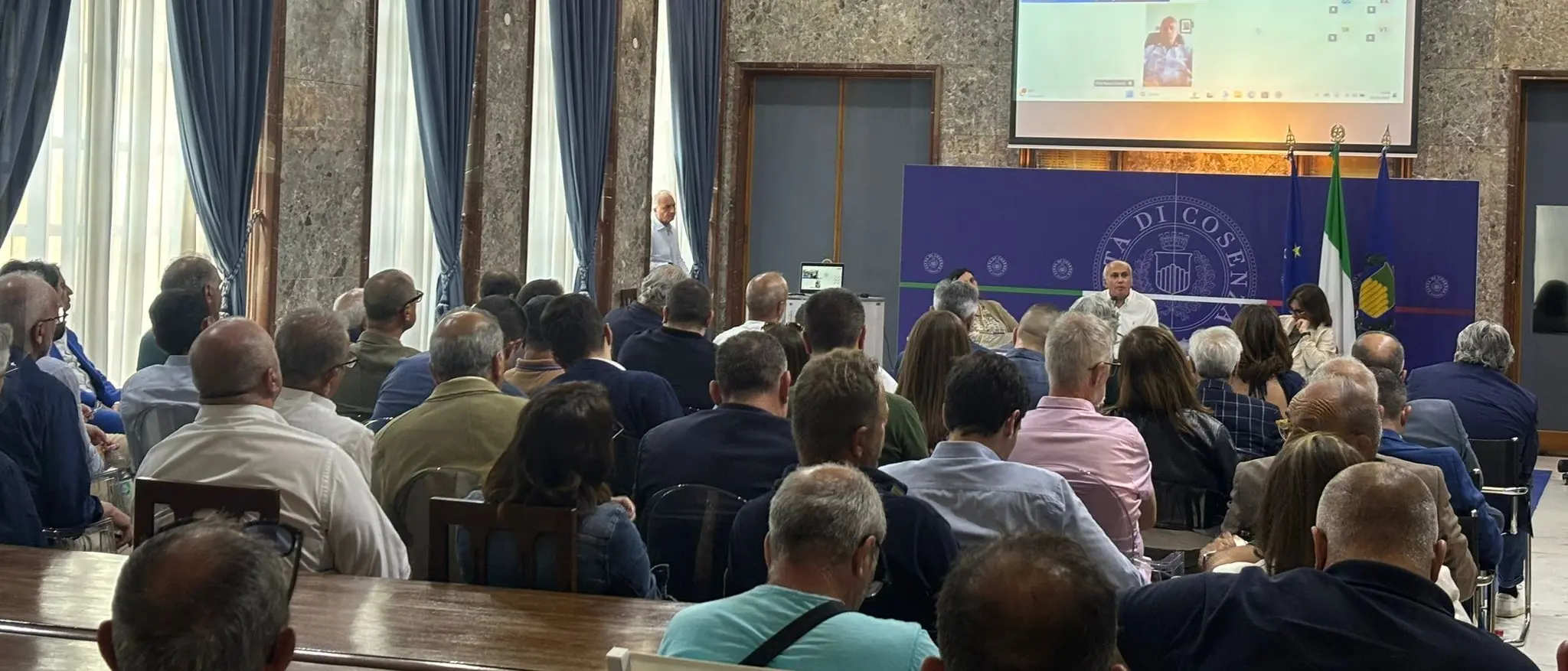 Tis, il Comune di Cosenza ha stabilizzato 31 lavoratori. Caruso: «Il loro contributo è indispensabile»\u00A0\n