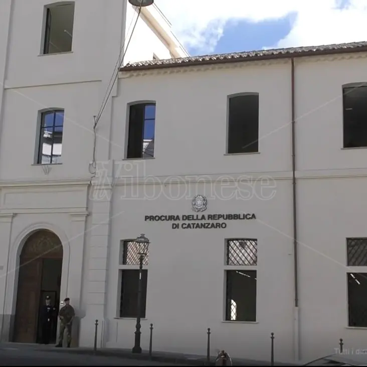 Lo strapotere dei Gallace sul Basso Jonio catanzarese, chiuse le indagini per 57 persone -Nomi\n