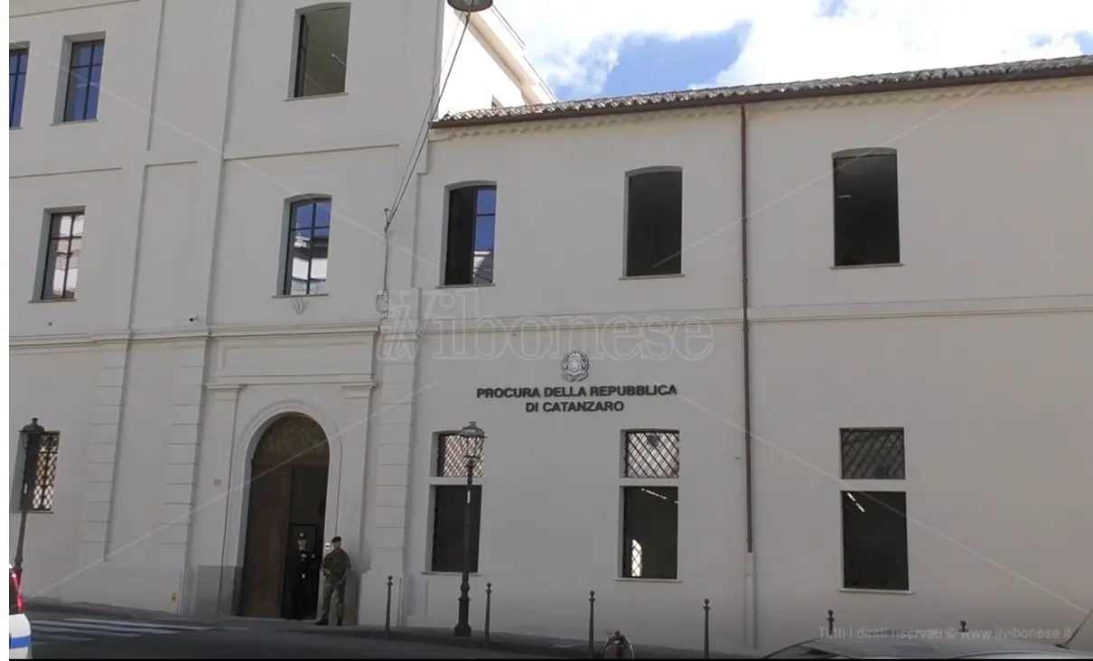 Lo strapotere dei Gallace sul Basso Jonio catanzarese, chiuse le indagini per 57 persone -Nomi\n