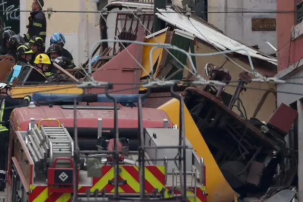 Tragedia a Lisbona, deraglia la funicolare: 15\u00A0morti e almeno 20 feriti tra cui una donna italiana\n
