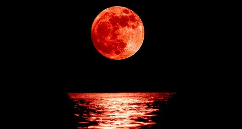 Arriva la luna di sangue: l’eclissi colora di rosso il satellite naturale, ecco quando\n