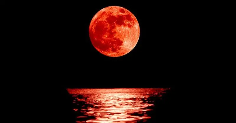 Arriva la luna di sangue: l’eclissi colora di rosso il satellite naturale, ecco quando\n