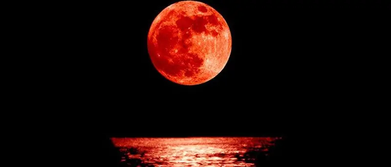 Arriva la luna di sangue: l’eclissi colora di rosso il satellite naturale, ecco quando\n