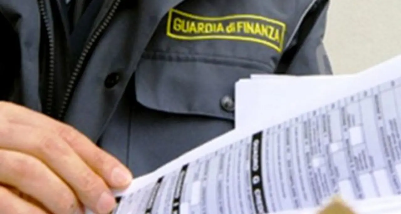 Falsi certificati per malattie inesistenti, arrestati due medici di base nella Locride e indagate 142 persone