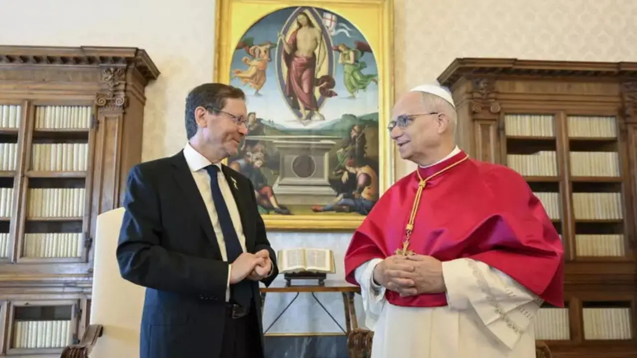 Il presidente israeliano Herzog in visita dal Papa: «Garantiamo la sicurezza dei cristiani»\n