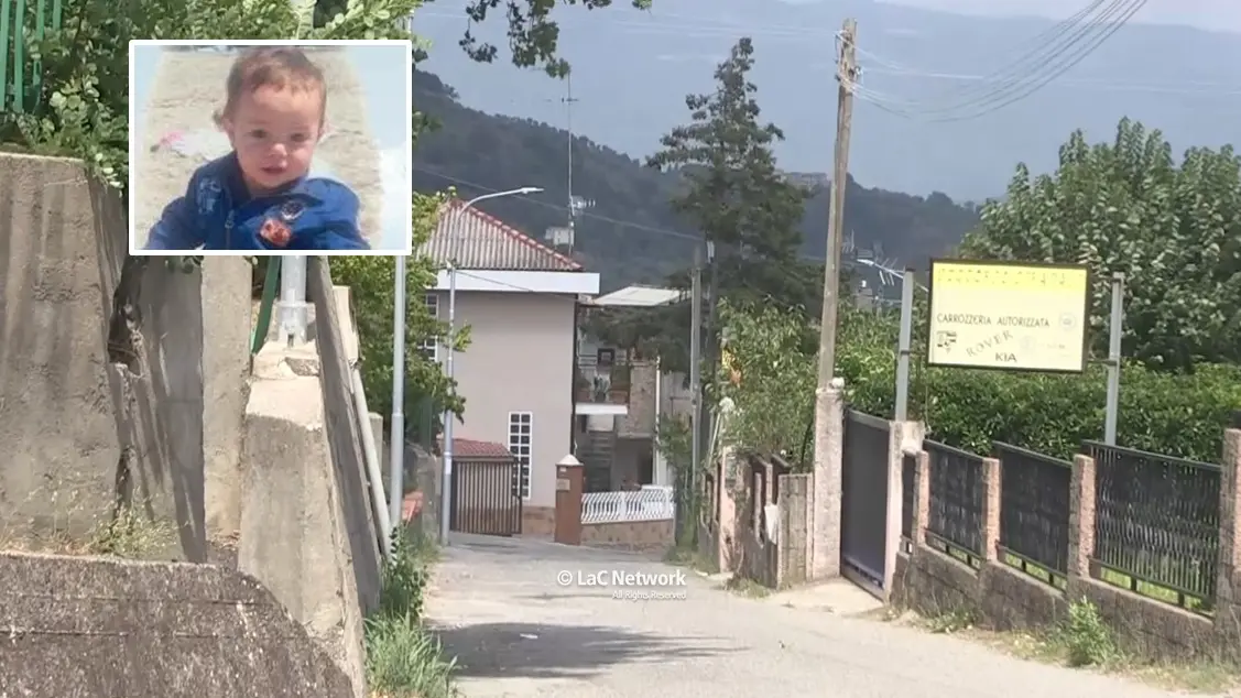 Bimbo investito e ucciso a Catanzaro, indagati anche i genitori: «Non si danno pace, faremo chiarezza». E spunta un testimone